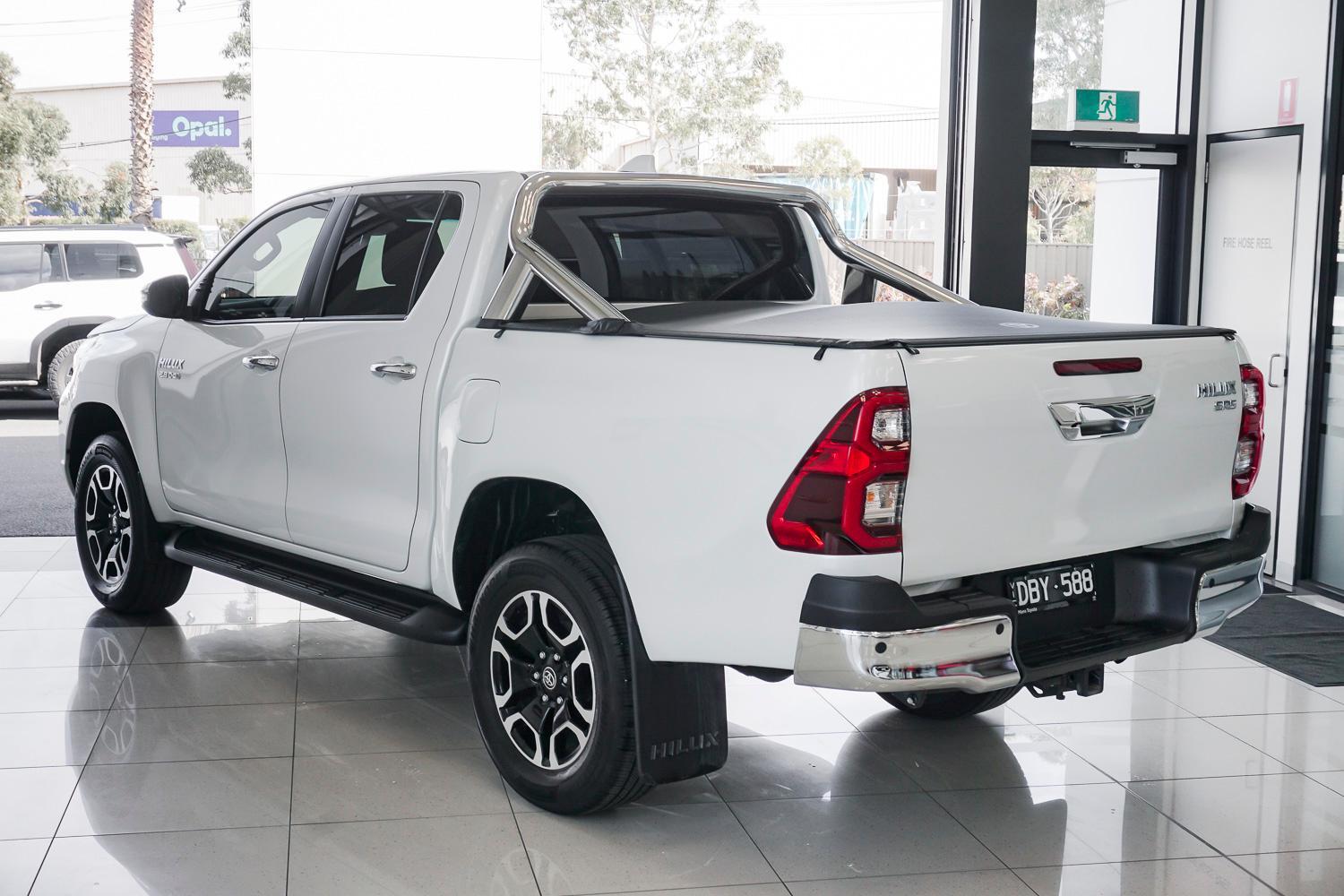 2022 Toyota Hilux SR5 in White
