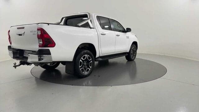 2023 Toyota Hilux SR5 in White