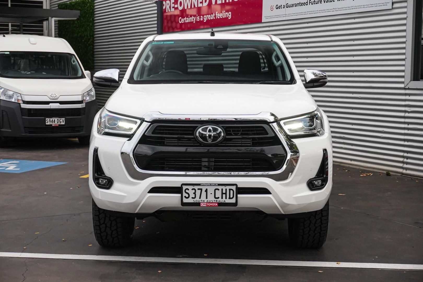 2020 Toyota Hilux SR5 in White
