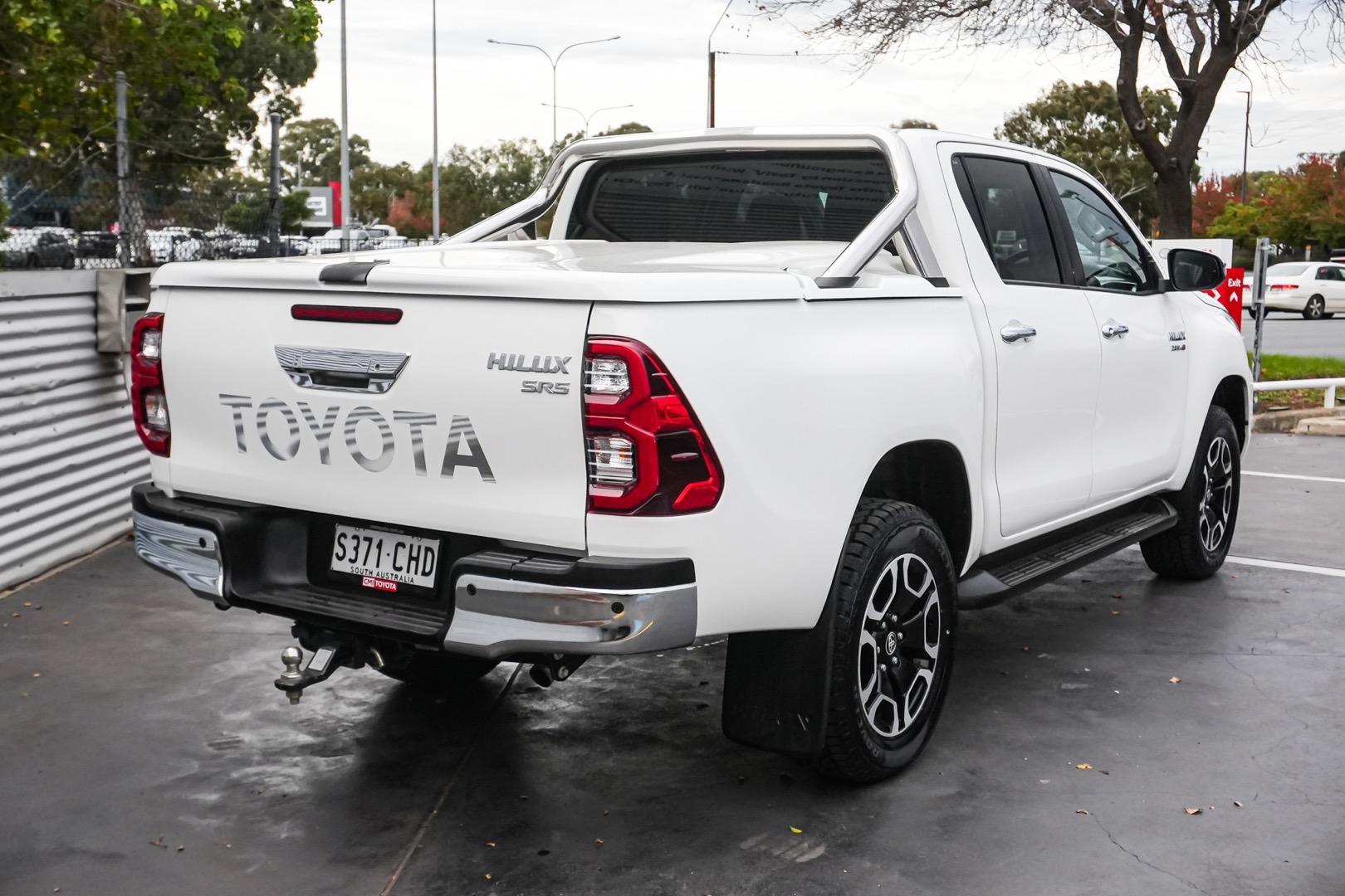 2020 Toyota Hilux SR5 in White