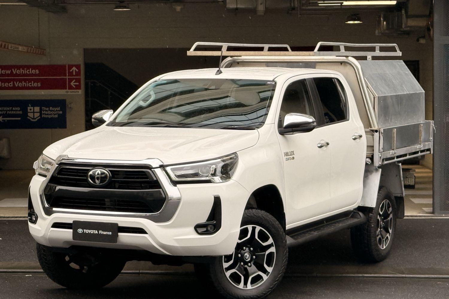 2021 Toyota Hilux SR5 in White