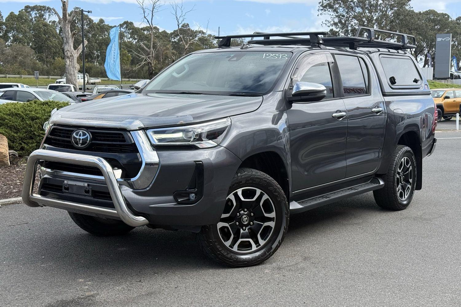 2021 Toyota Hilux SR5 in Silver