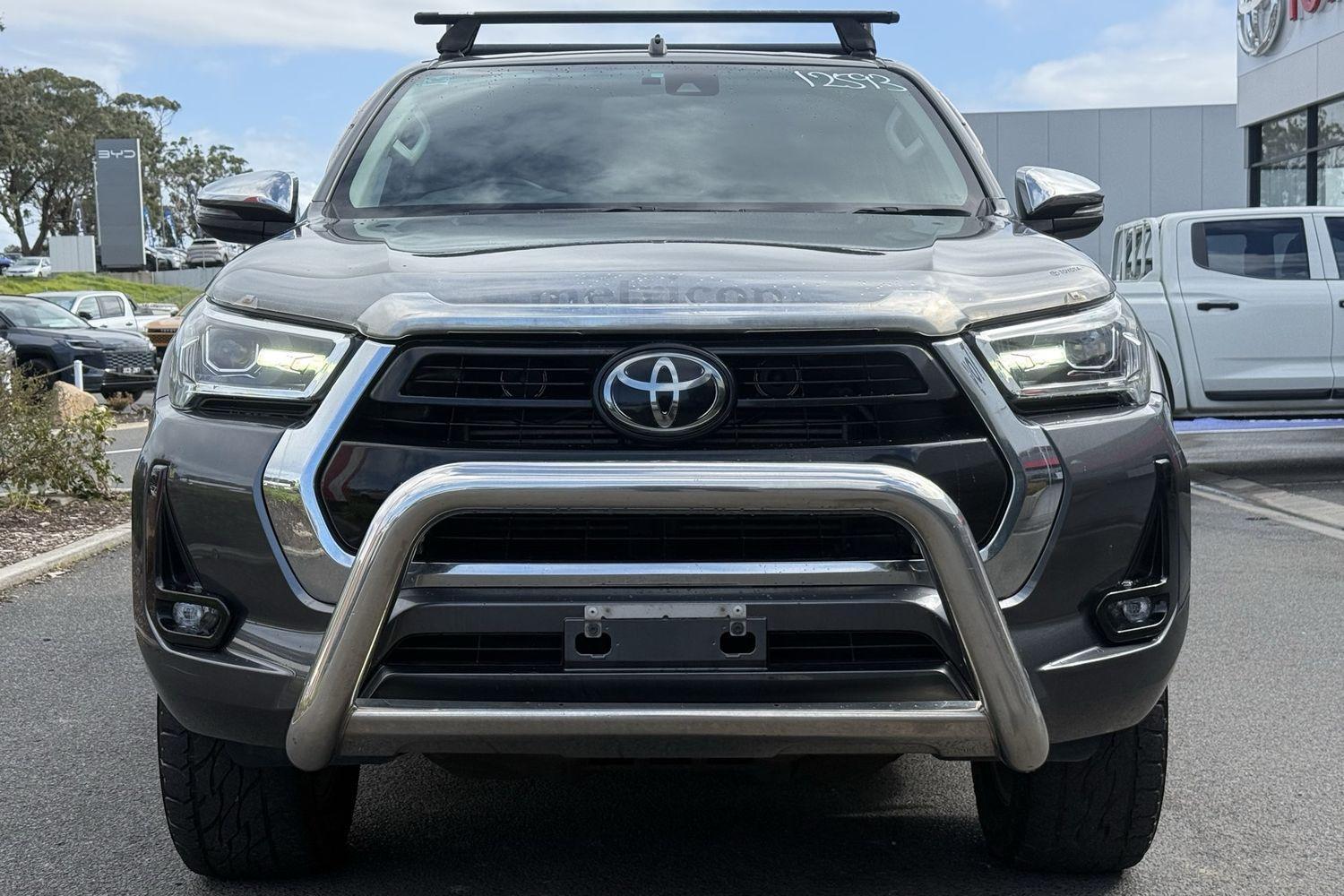 2021 Toyota Hilux SR5 in Silver