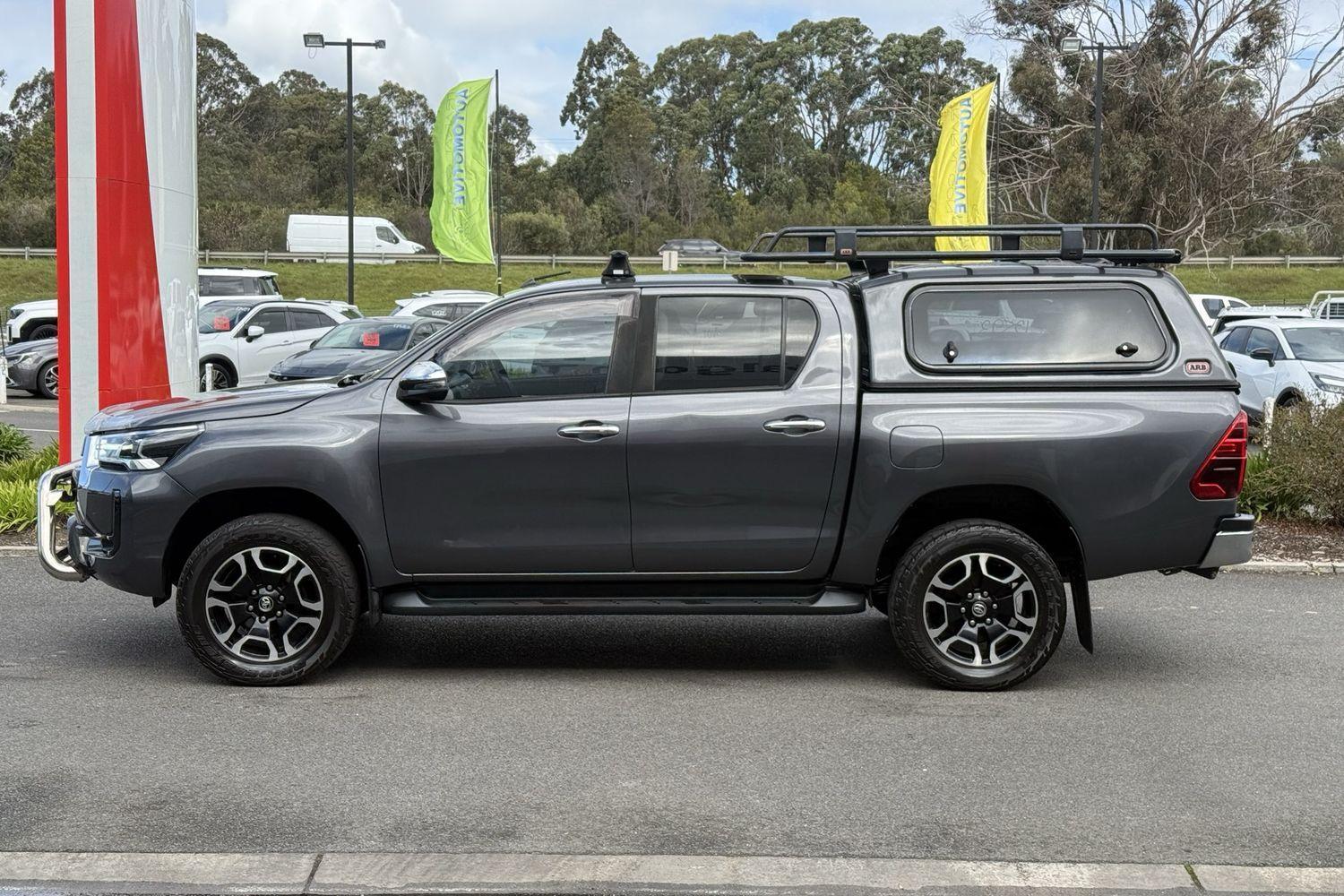 2021 Toyota Hilux SR5 in Silver