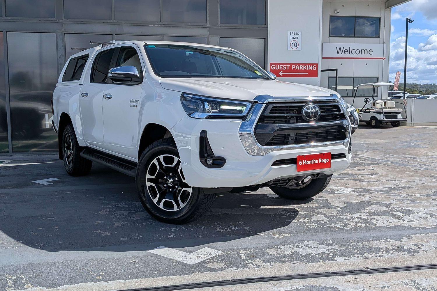 2021 Toyota Hilux SR5 in White
