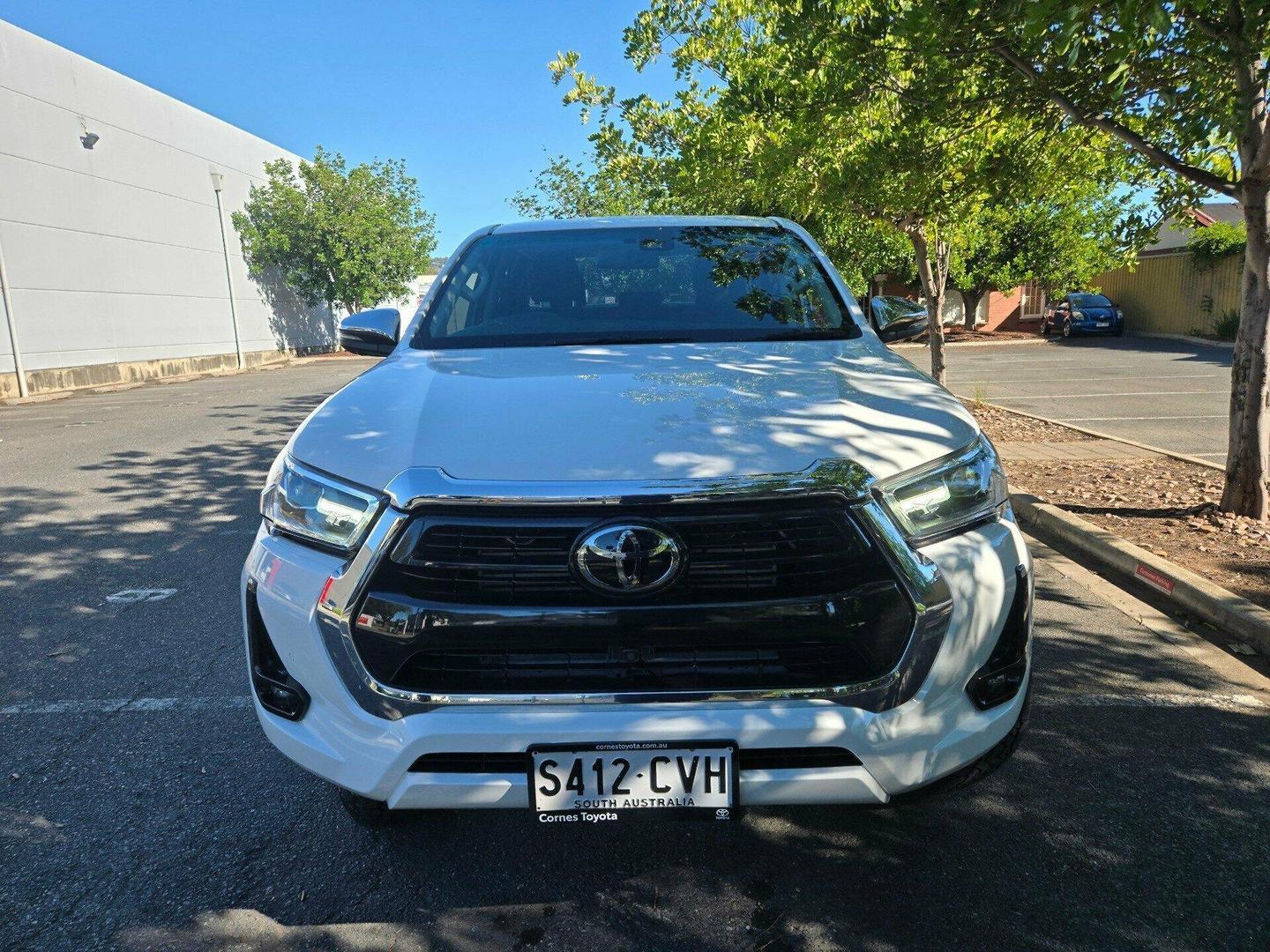 2023 Toyota Hilux SR5 in White