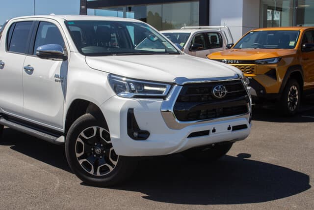 2023 Toyota Hilux SR5 in White