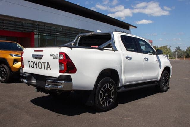 2023 Toyota Hilux SR5 in White