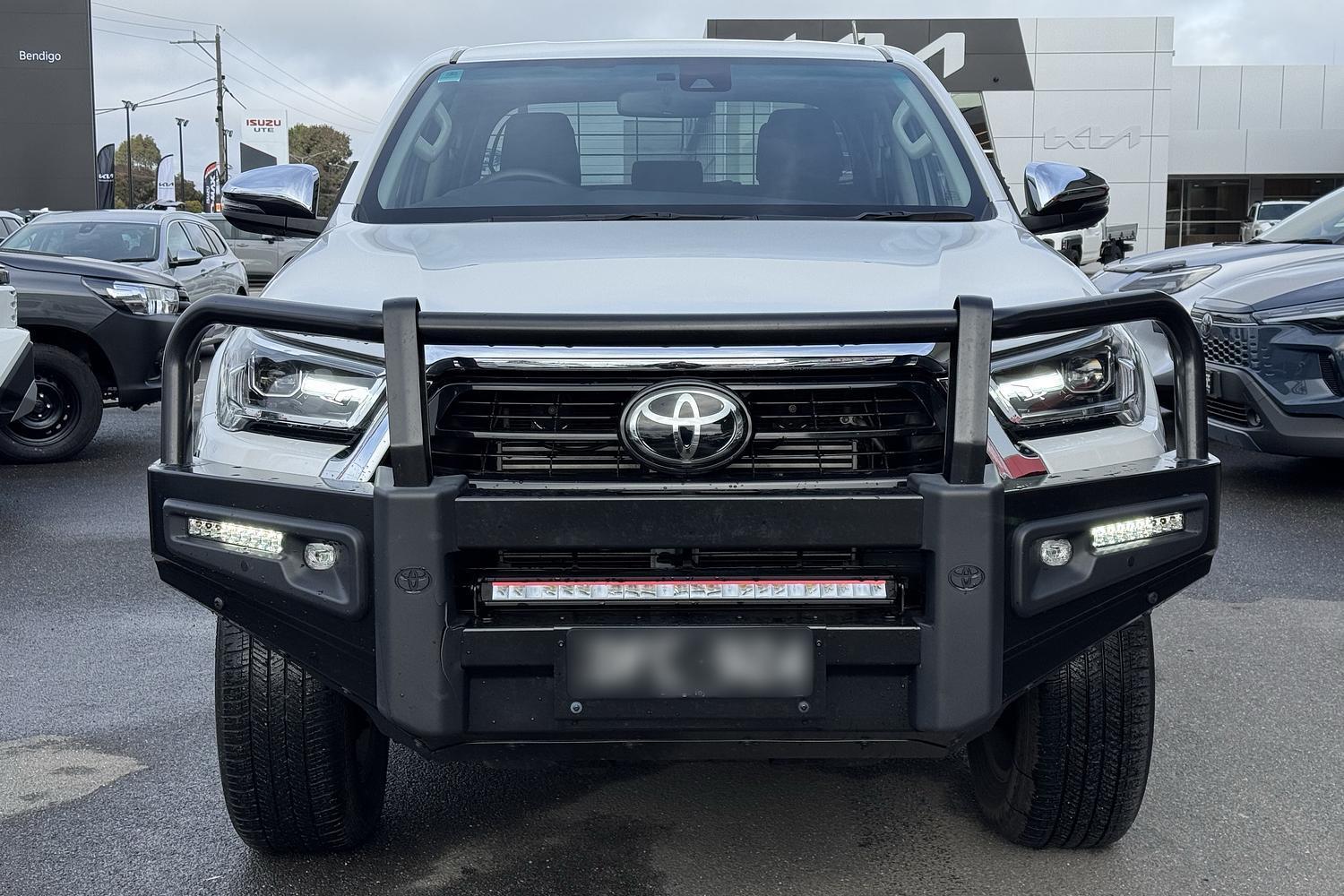 2023 Toyota Hilux SR5 in White
