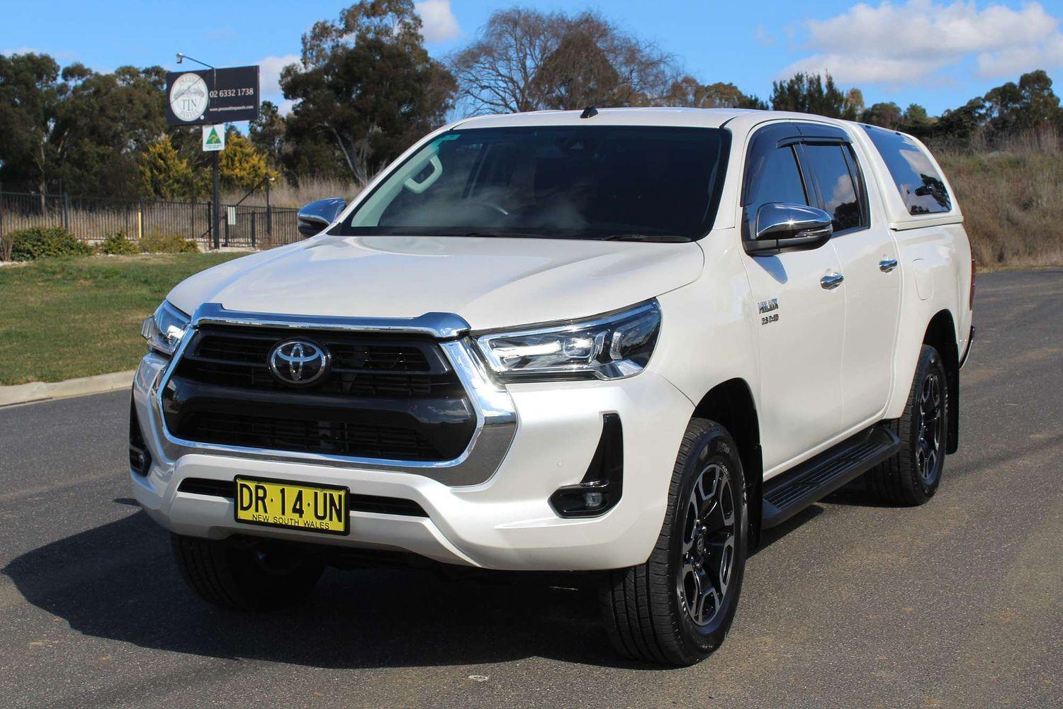 2020 Toyota Hilux SR5 in White