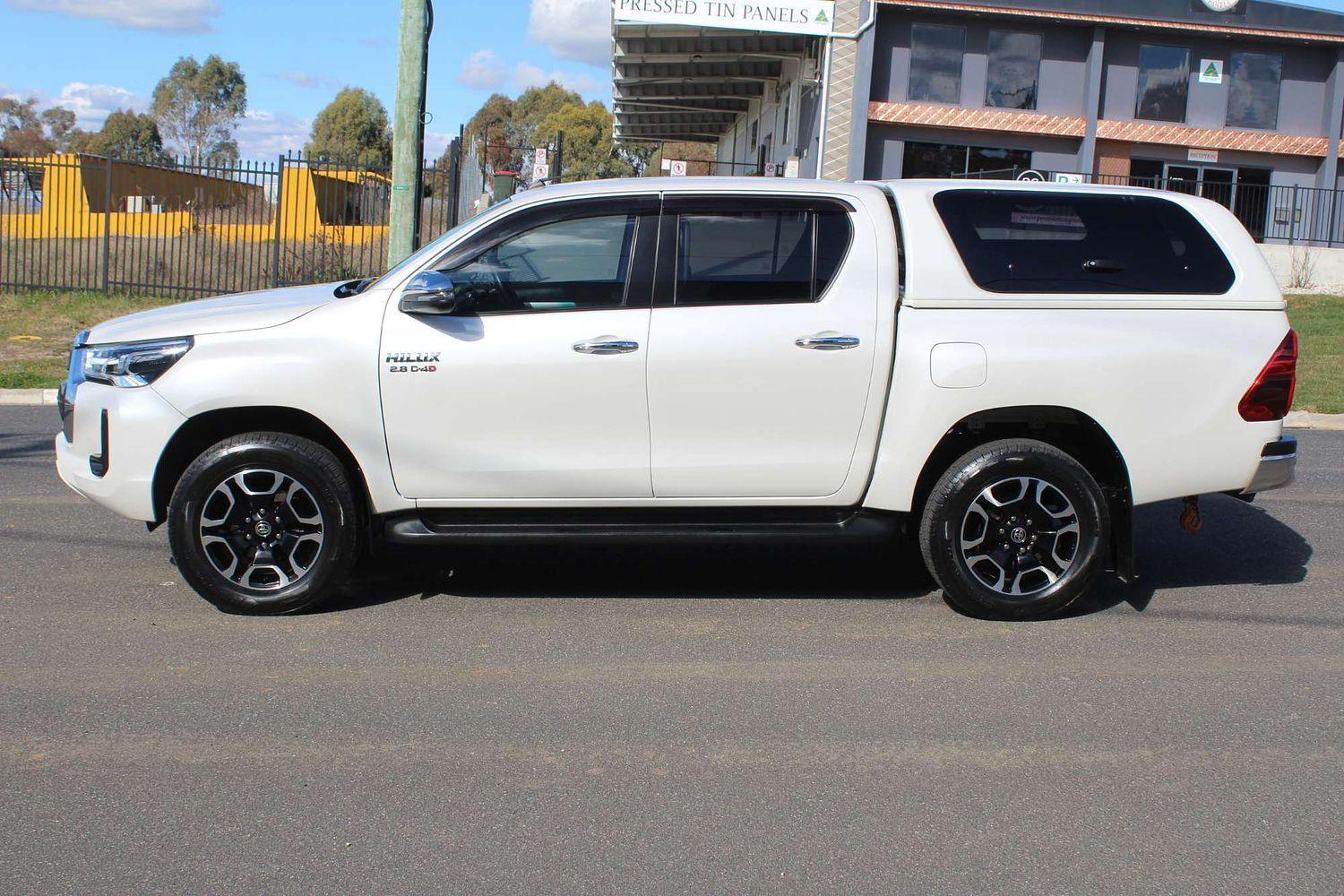 2020 Toyota Hilux SR5 in White