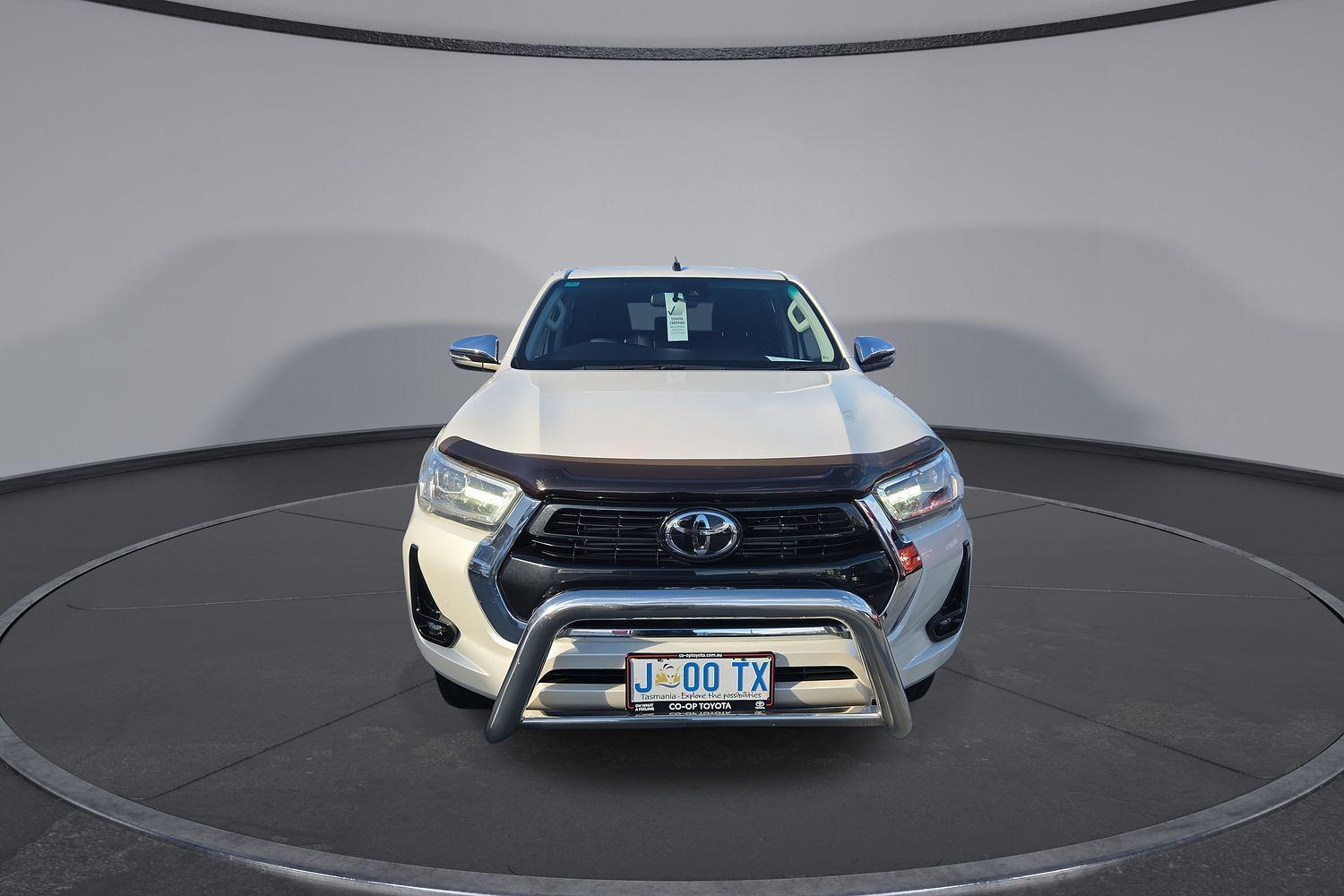 2021 Toyota Hilux SR5 in White