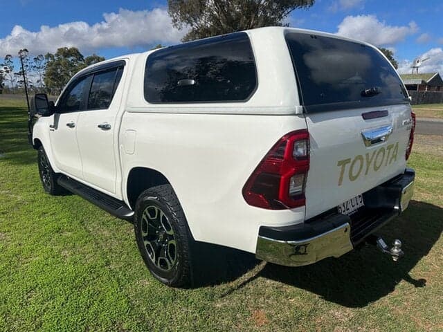 2021 Toyota Hilux SR5 in White