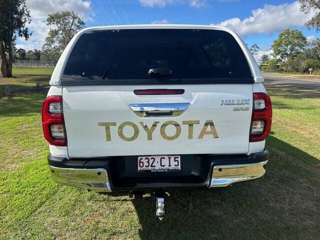 2021 Toyota Hilux SR5 in White