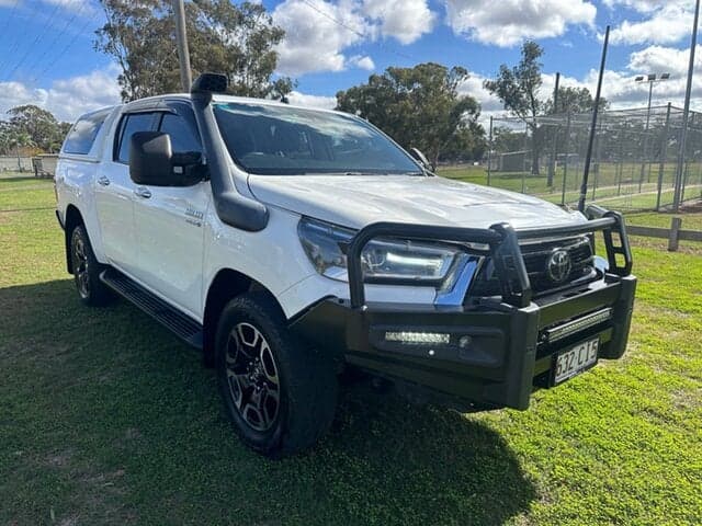 2021 Toyota Hilux SR5 in White