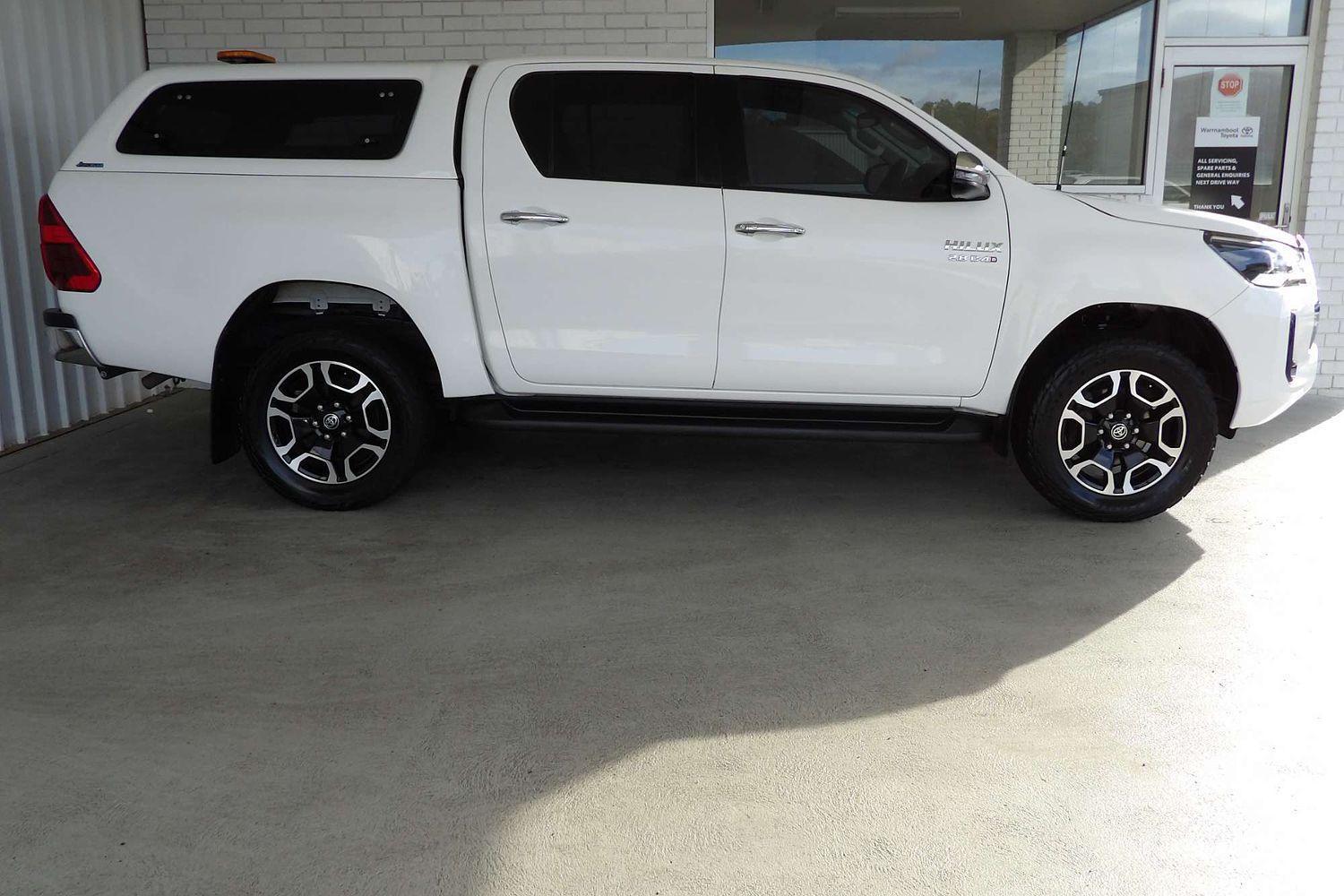 2021 Toyota Hilux SR5 in White