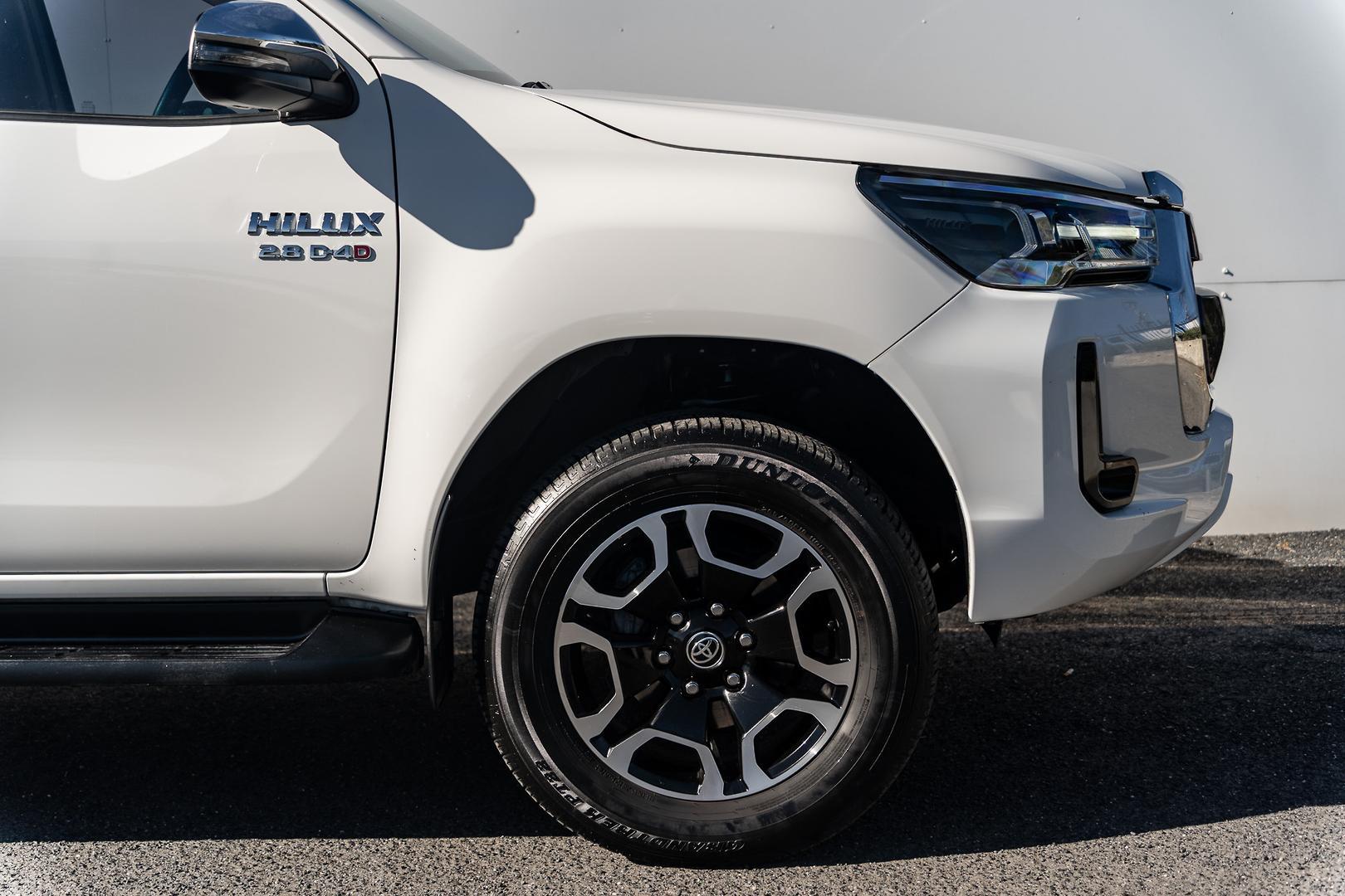 2022 Toyota Hilux SR5 in White