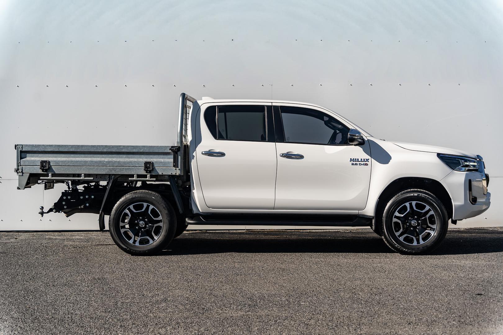 2022 Toyota Hilux SR5 in White