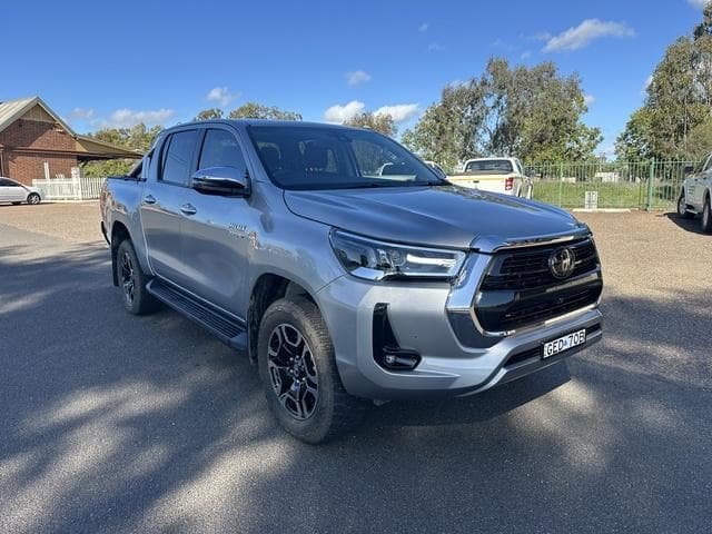 2023 Toyota Hilux SR5 in Silver