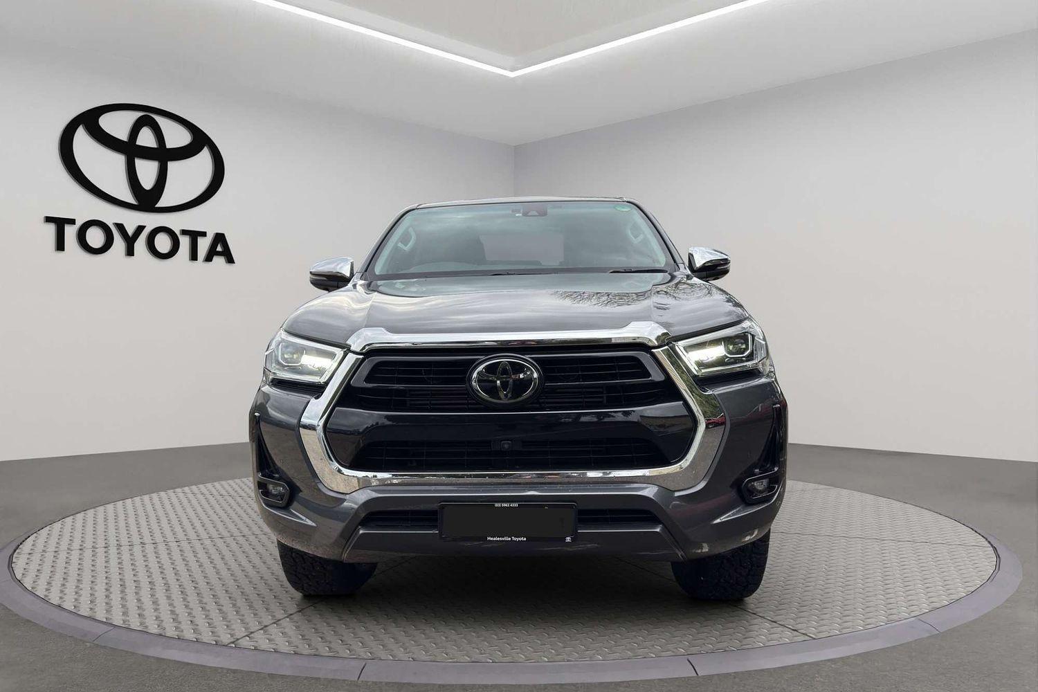 2023 Toyota Hilux SR5 in Silver