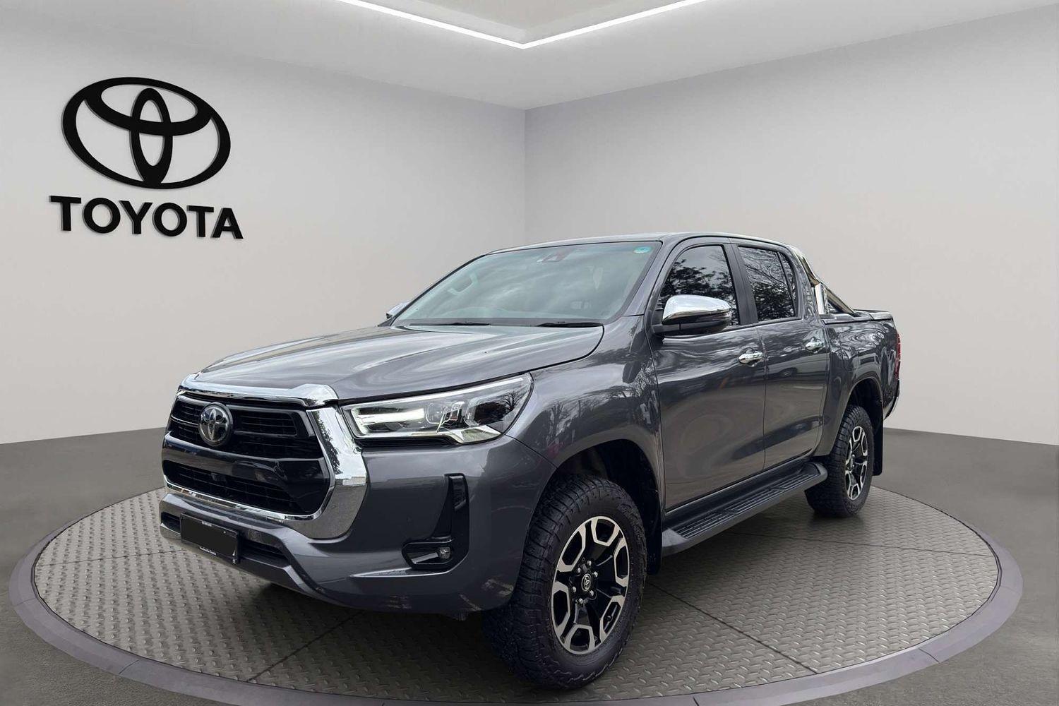2023 Toyota Hilux SR5 in Silver