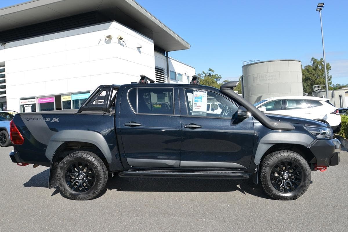 2022 Toyota Hilux Rugged X in Black