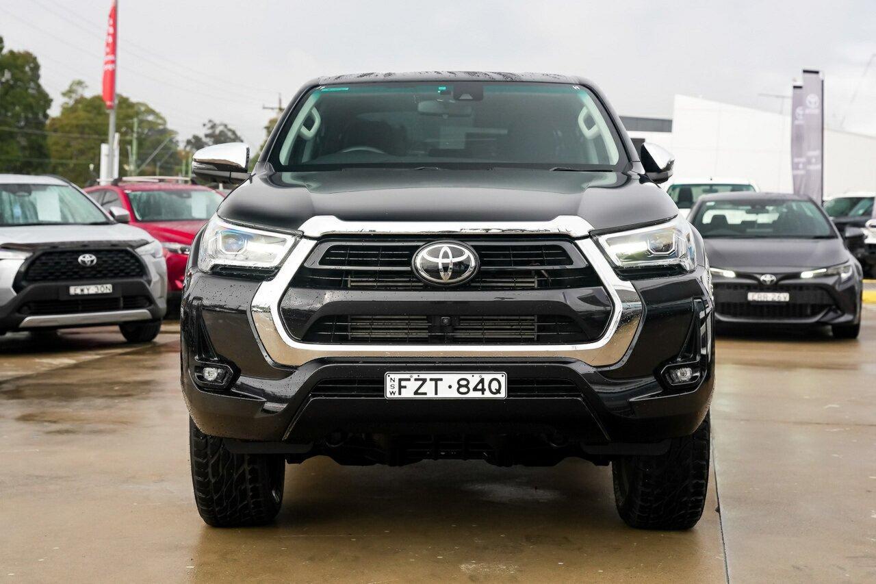 2022 Toyota Hilux SR5 in Black
