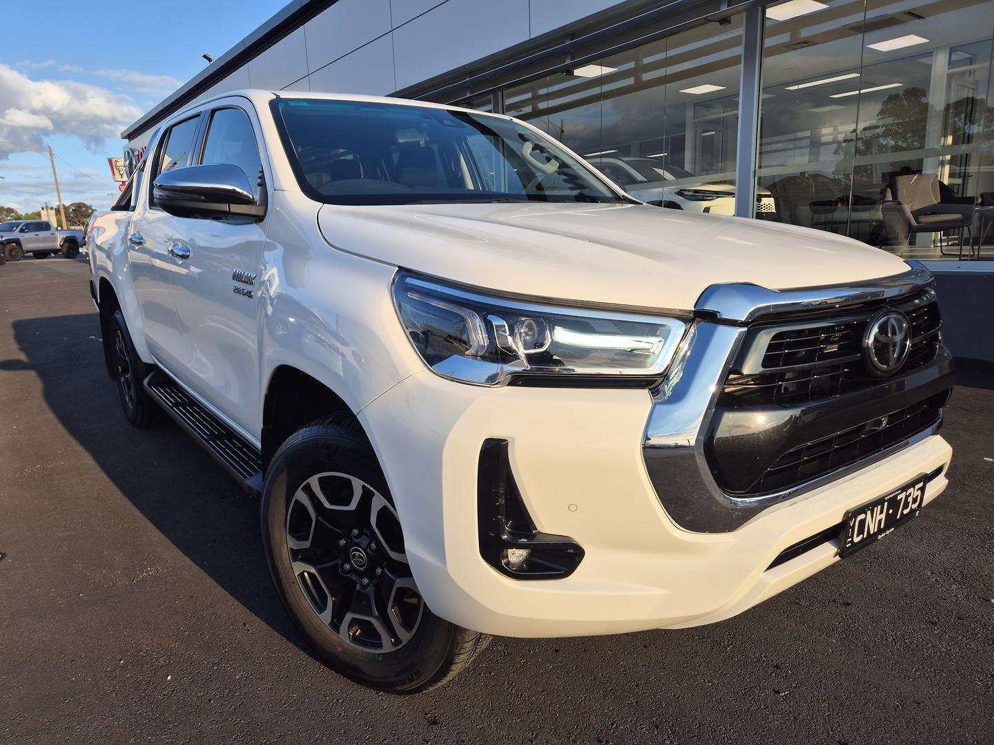 2023 Toyota Hilux SR5 in White