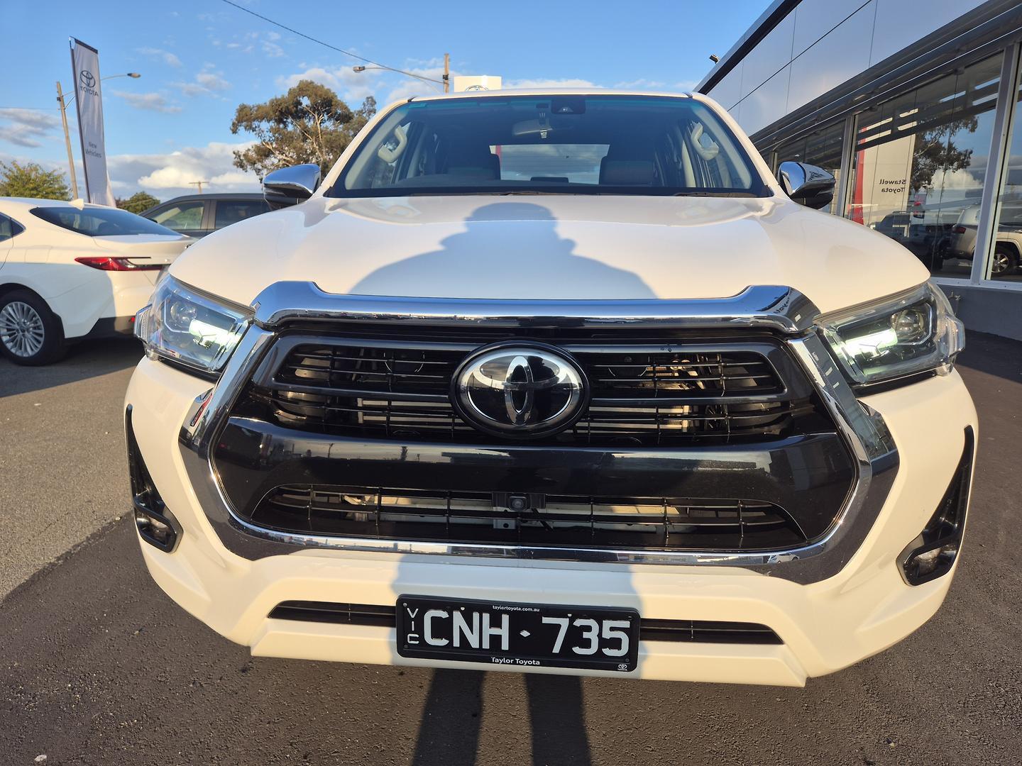 2023 Toyota Hilux SR5 in White