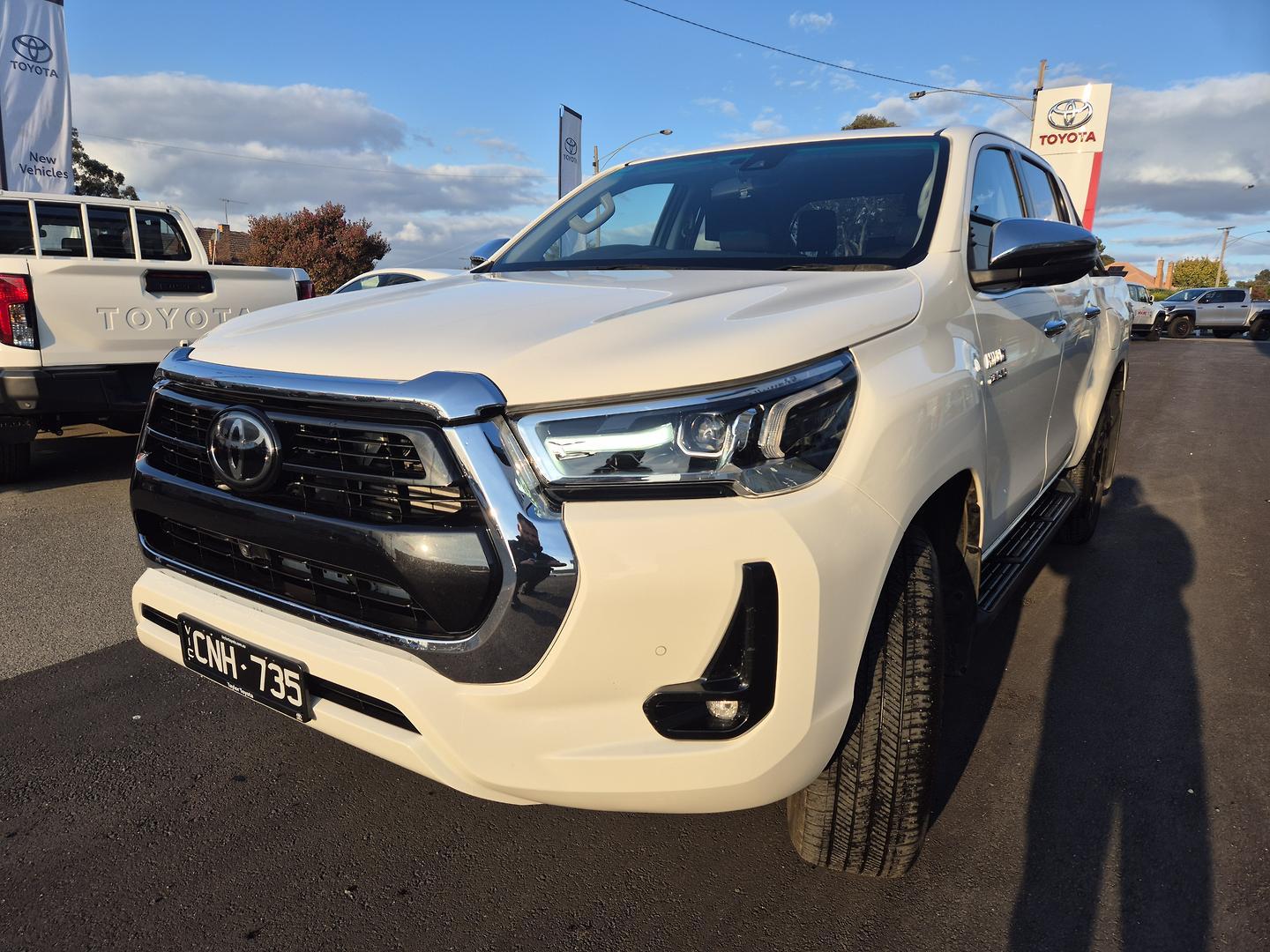 2023 Toyota Hilux SR5 in White