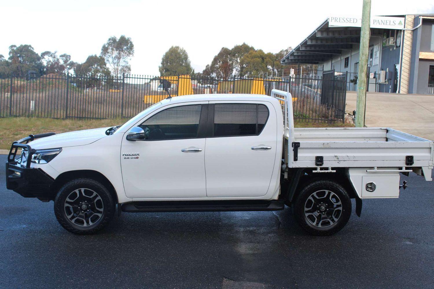 2020 Toyota Hilux SR5 in White