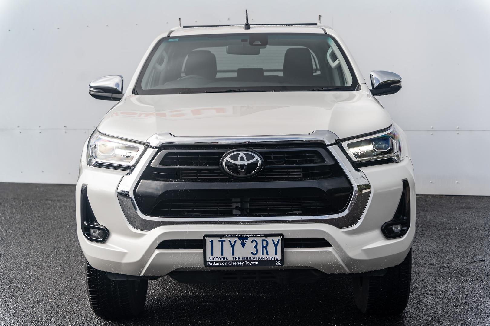 2021 Toyota Hilux SR5 in White