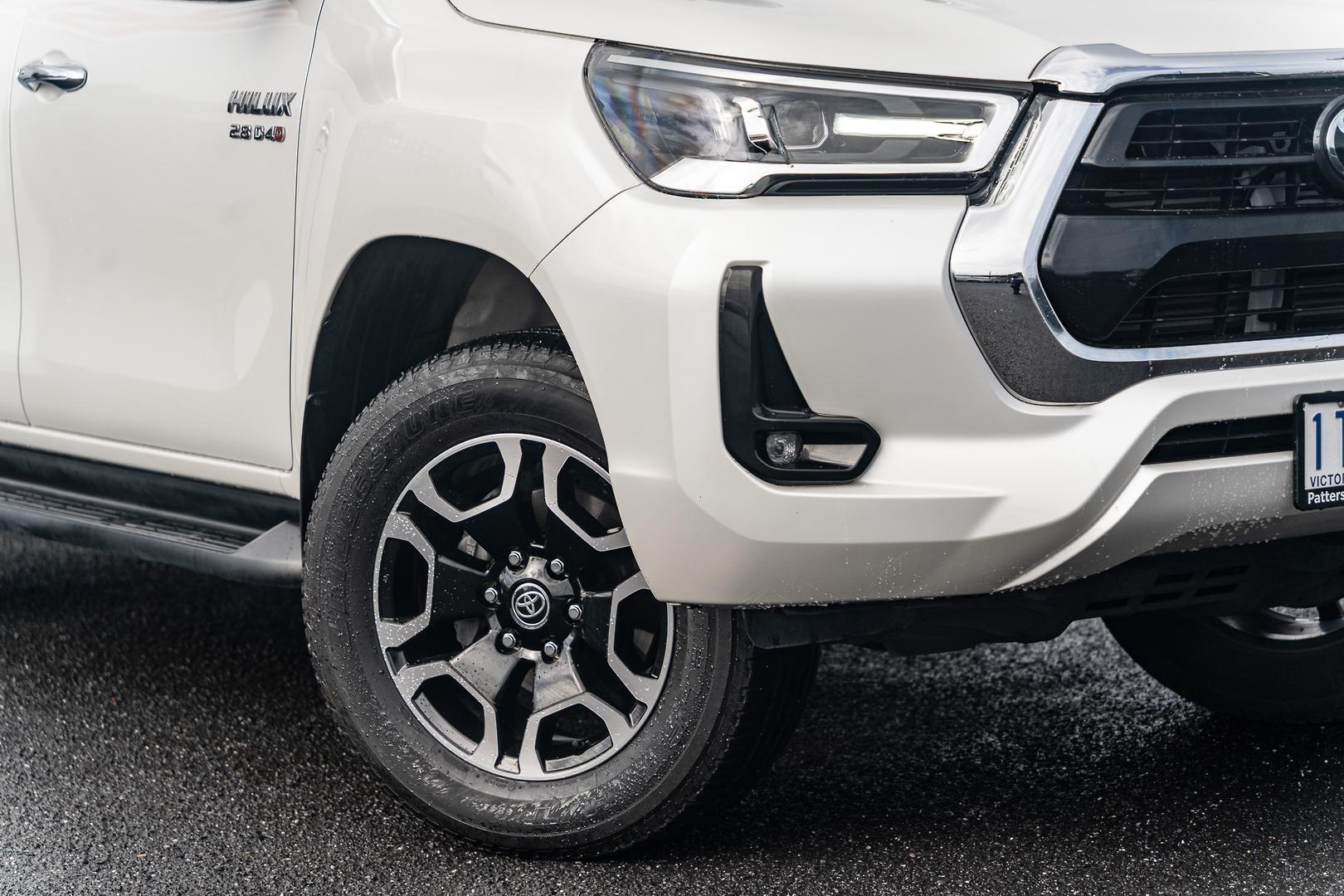 2021 Toyota Hilux SR5 in White