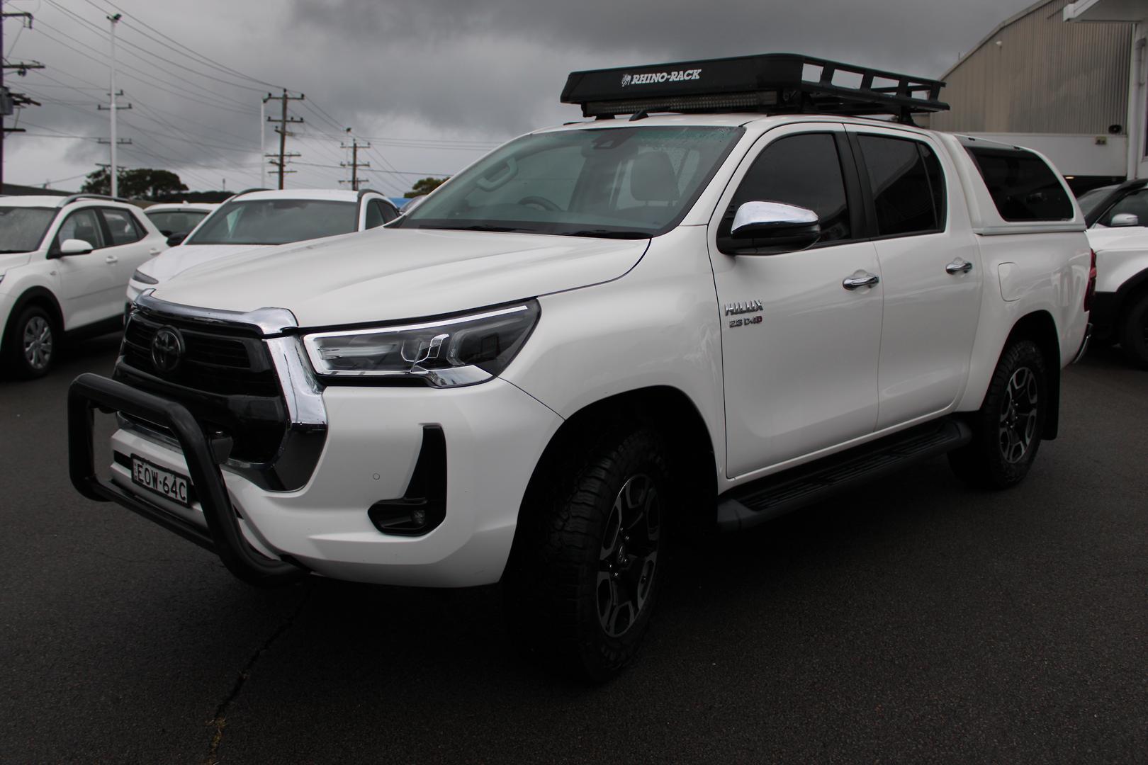 2021 Toyota Hilux SR5 in White