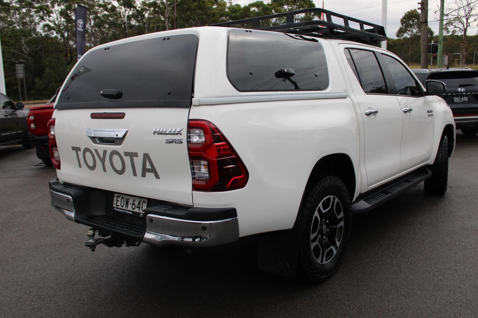 2021 Toyota Hilux SR5 in White