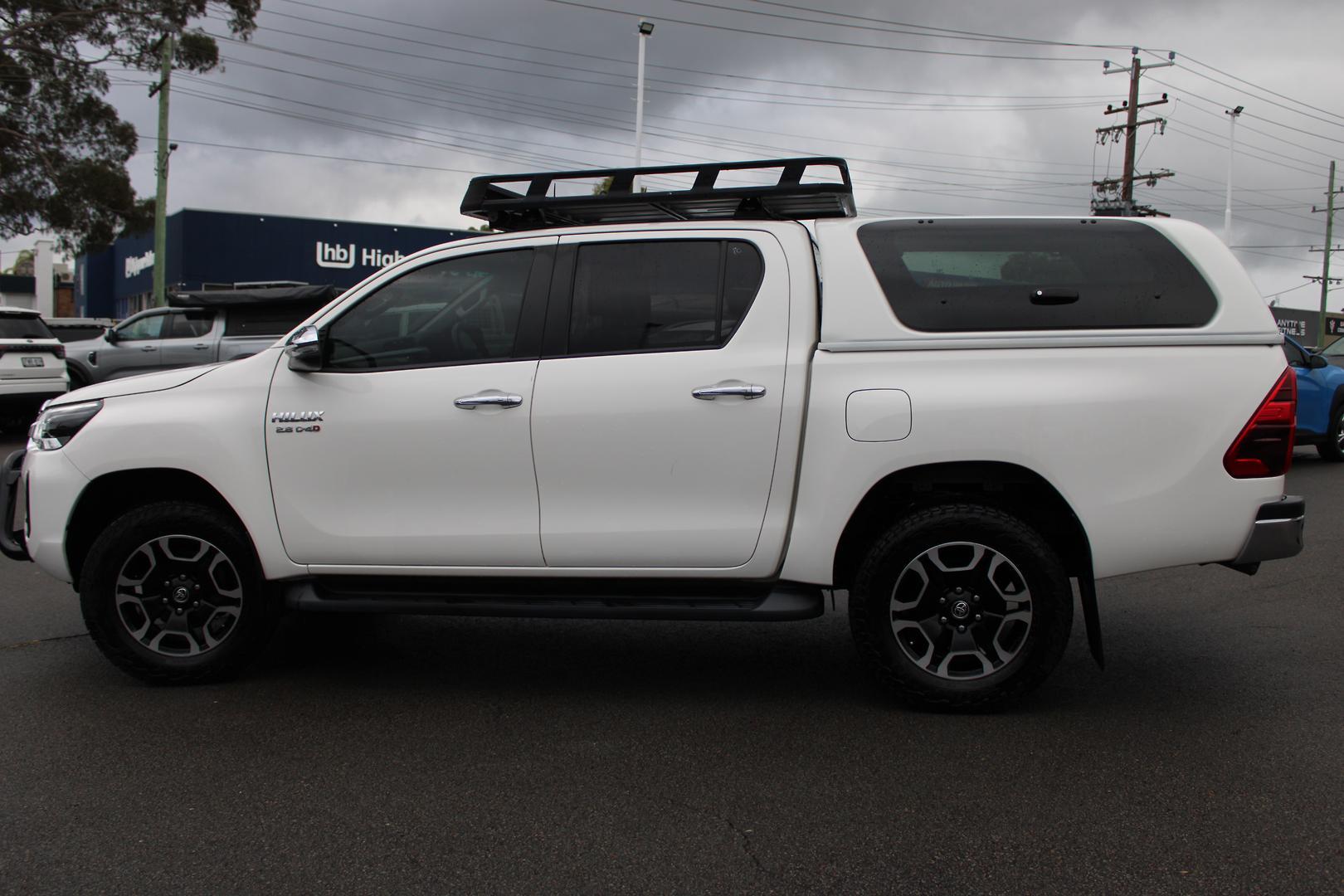 2021 Toyota Hilux SR5 in White