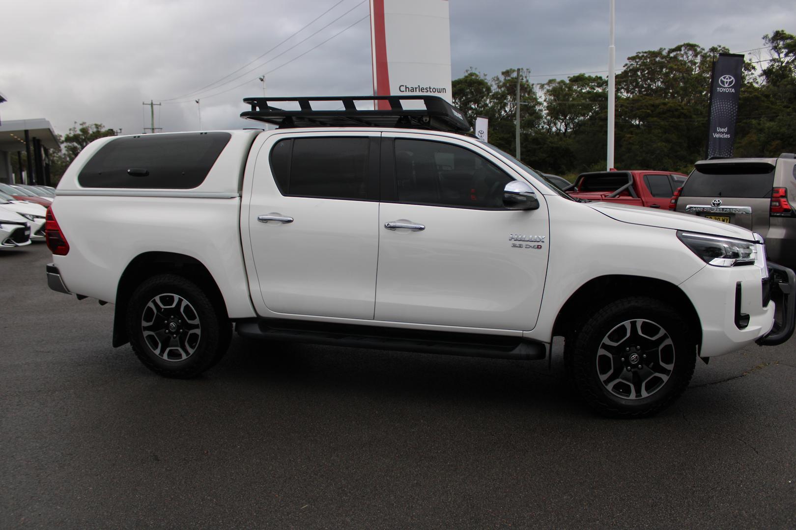 2021 Toyota Hilux SR5 in White