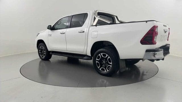 2021 Toyota Hilux SR5 in White
