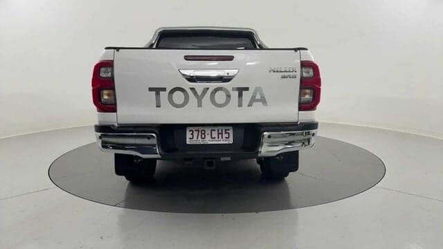 2021 Toyota Hilux SR5 in White