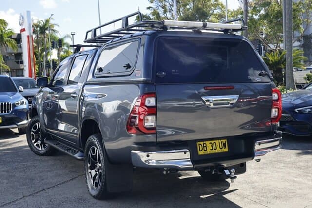 2021 Toyota Hilux SR5 in Silver