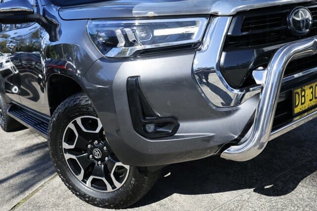 2021 Toyota Hilux SR5 in Silver