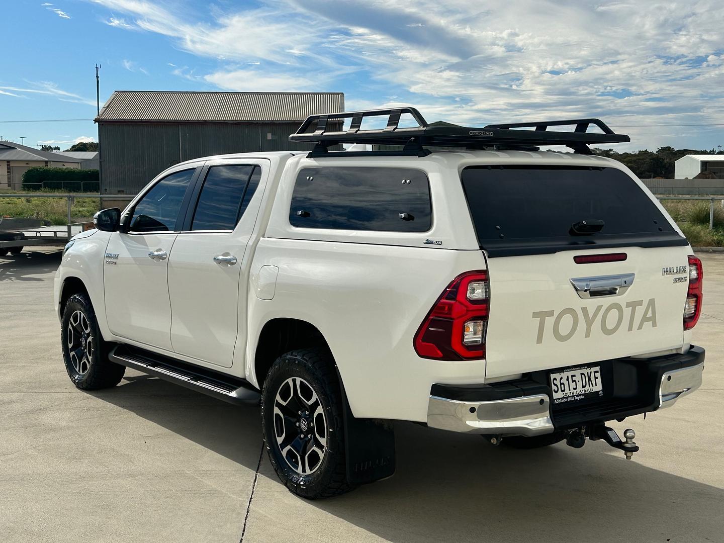 2021 Toyota Hilux SR5 in White