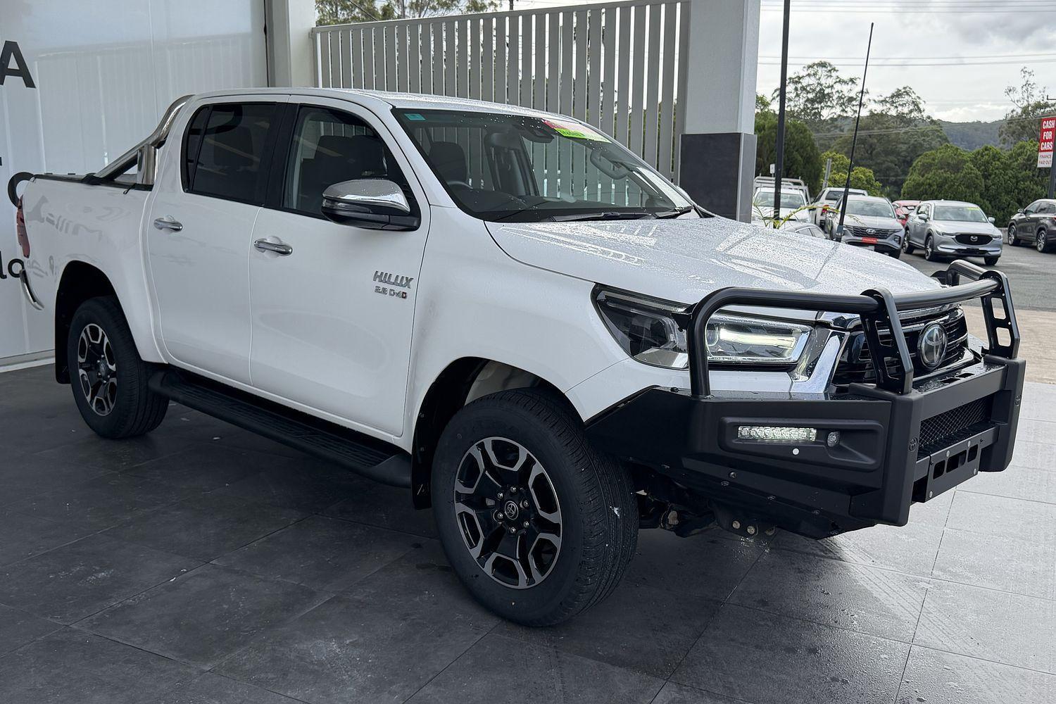 2021 Toyota Hilux SR5 in White