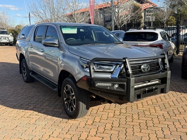 2022 Toyota Hilux SR5 in Silver