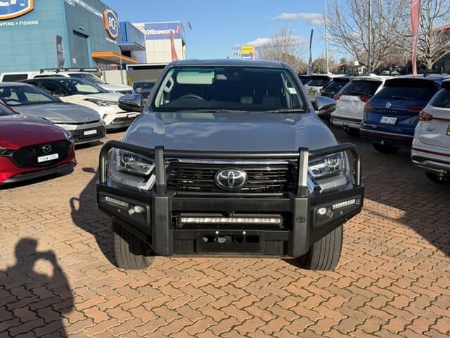 2022 Toyota Hilux SR5 in Silver