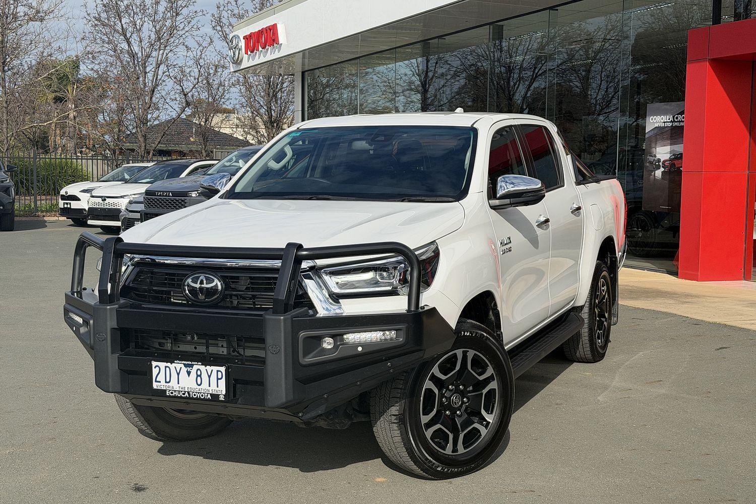2023 Toyota Hilux SR5 in White