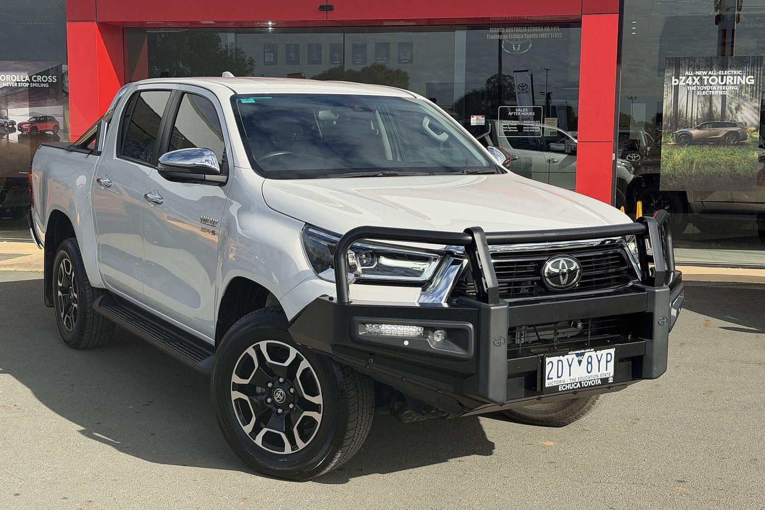 2023 Toyota Hilux SR5 in White