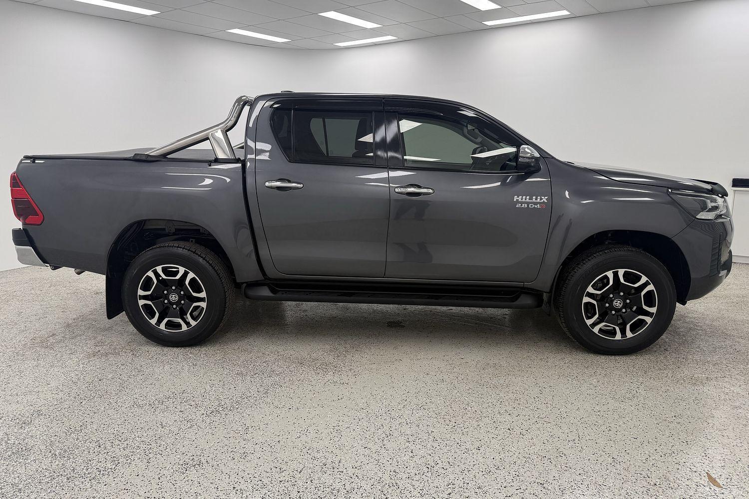 2023 Toyota Hilux SR5 in Silver