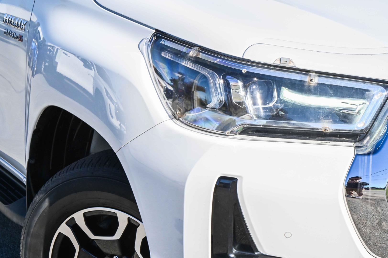 2023 Toyota Hilux SR5 in White