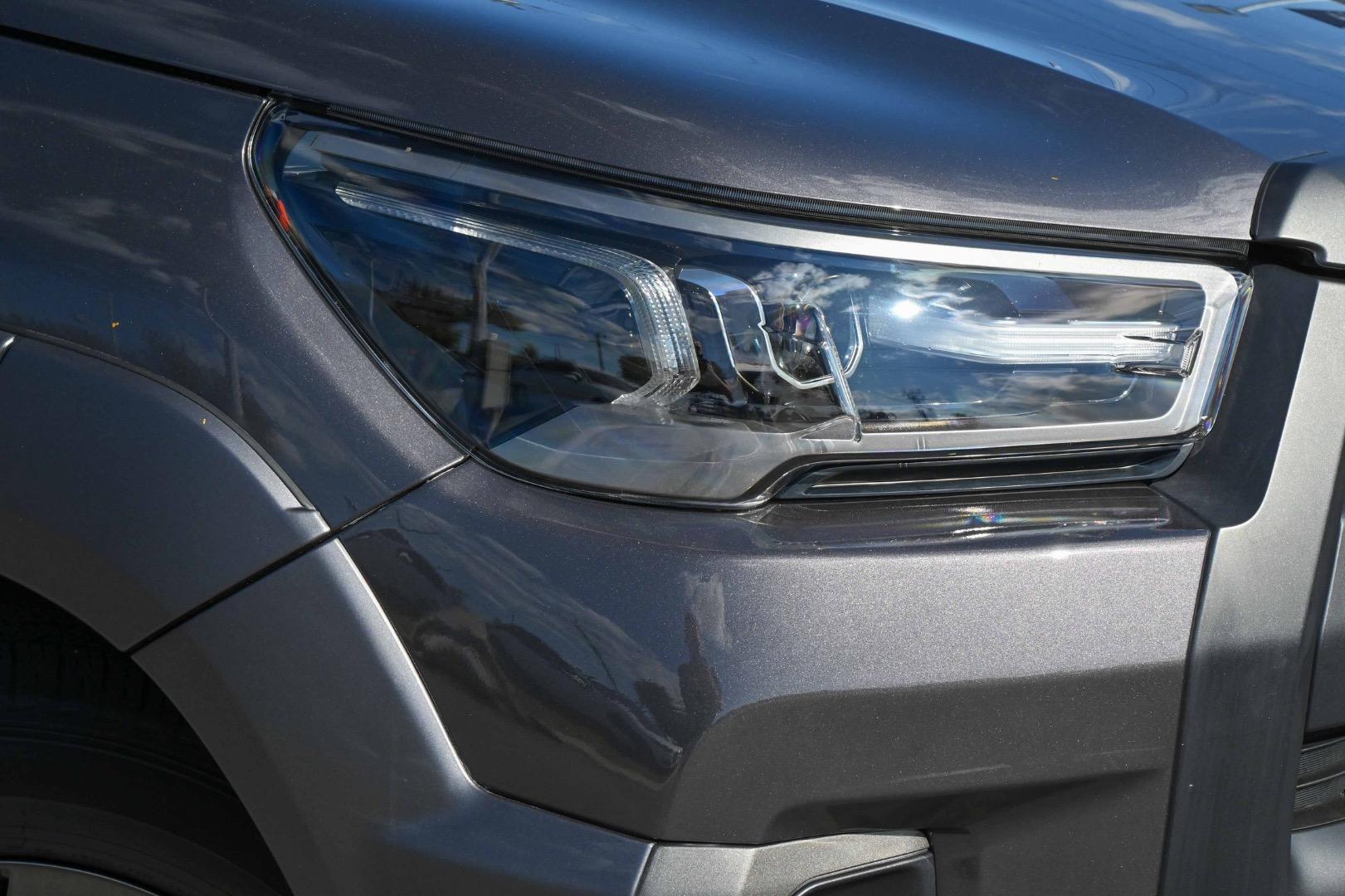 2022 Toyota Hilux Rogue in Silver